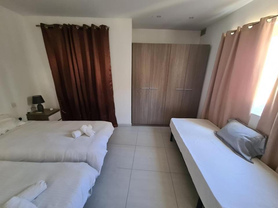 St Julians Central 2 Bedroom Apartment Saint Julian's Exterior photo