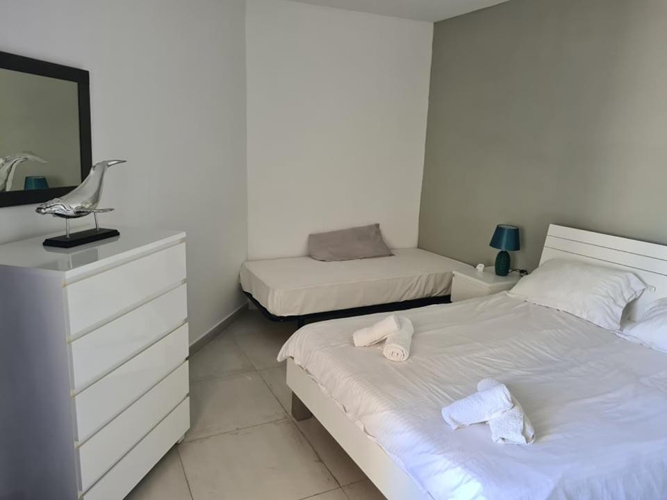 St Julians Central 2 Bedroom Apartment Saint Julian's Exterior photo
